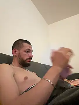 Lebarbu69020's Live XXX Chat