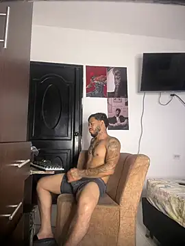 Enzomoretti__ – Naživo XXX chat