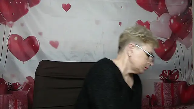 EmiliaGreen Live XXX chat