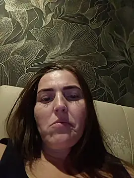 MilaMature's Live XXX Chat
