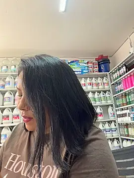 ISABELLA__LUNA Adlı Modelin Canlı XXX Sohbeti