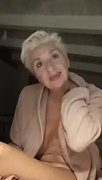 divinaerotica's Live XXX Chat