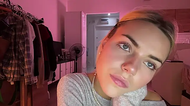 ChristelDuncombe Chat XXX in diretta