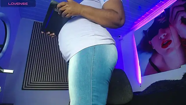 bellanoir18 Adlı Modelin Canlı XXX Sohbeti