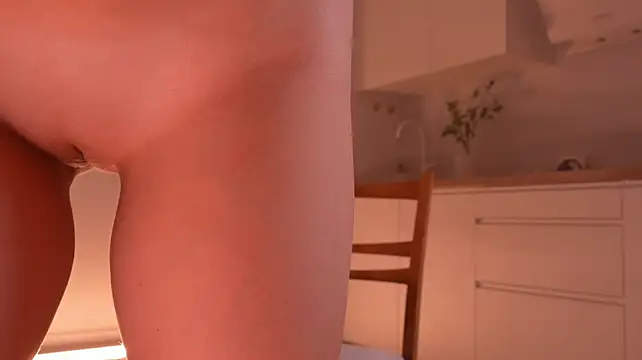 Miablueye élő XXX-chatje