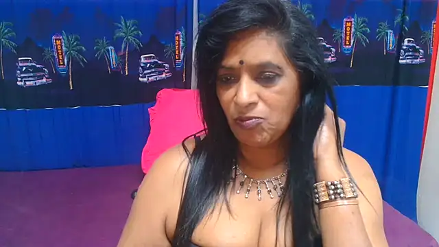 INDIANFUSION Adlı Modelin Canlı XXX Sohbeti