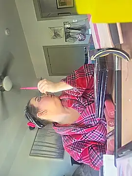 แชท XXX สดของ CreamVixen