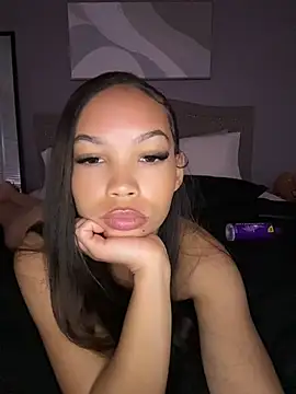 nikkiloveee Chat XXX in diretta
