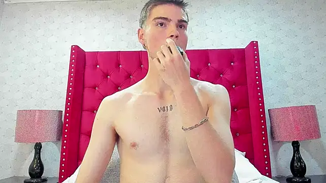 XXX chat uživo modela NickWild