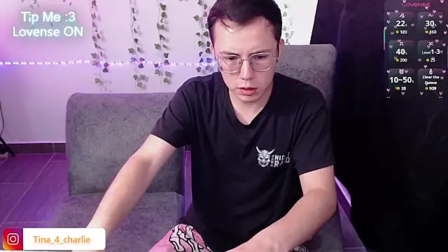 צ'אט XXX בשידור חי של Tina_4_Charlie