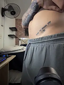 Онлайн чат XXX AlphaMasterXxx