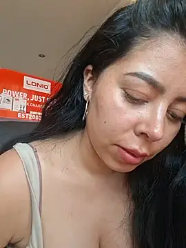Luianna 现场XXX聊天