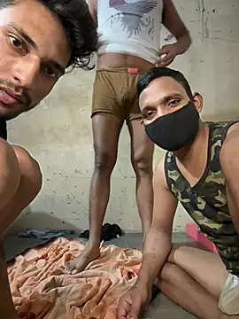 แชท XXX สดของ BiggerDickGuy