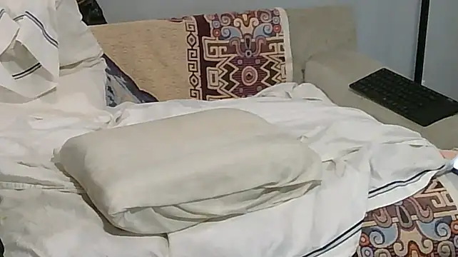 Chat +18 de Luvthecam2model ao vivo