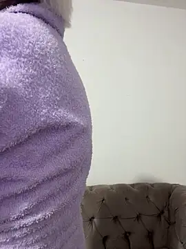 Angela-Diaz Adlı Modelin Canlı XXX Sohbeti