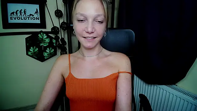 Chatroom XXX en direct de EmillyPlay