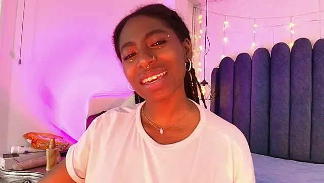Queen_perla_ Live XXX-Chat