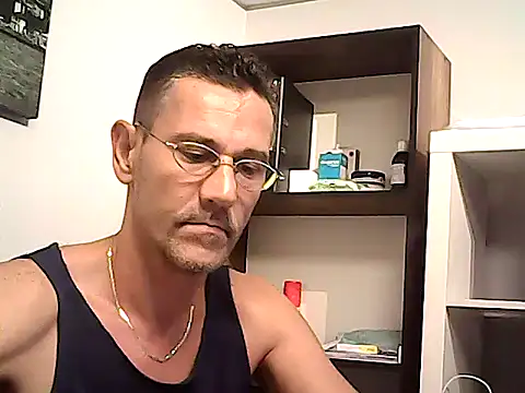 mastercharisma35 Adlı Modelin Canlı XXX Sohbeti