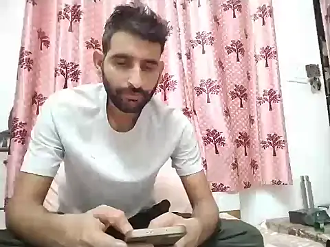 הופעת וובקאם של bigcockboy1121