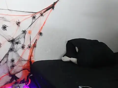 CherryH0ttie Adlı Modelin Canlı XXX Sohbeti
