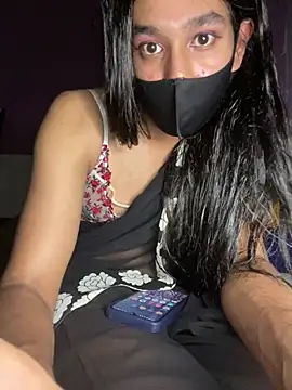 sissyindianboiのライブXXXチャット