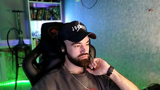 צ'אט XXX בשידור חי של _Serious_Man
