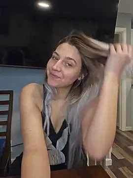 XXX chat uživo modela ScarletsWeb