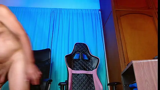 Chatroom XXX en direct de sofia-rogny