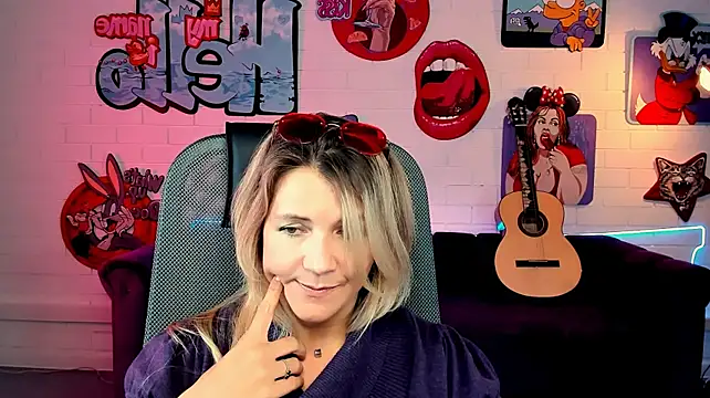 Chat +18 de NicoleHitman ao vivo