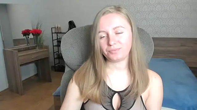 Marisha_Cute: онлайн-секс-чат