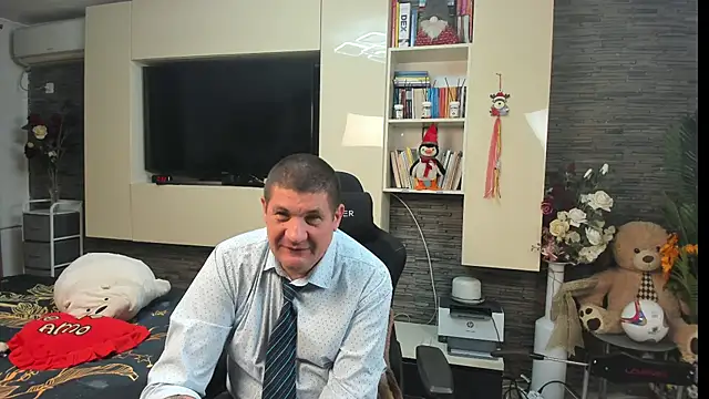 SpartacusDaddy48 Adlı Modelin Canlı XXX Sohbeti