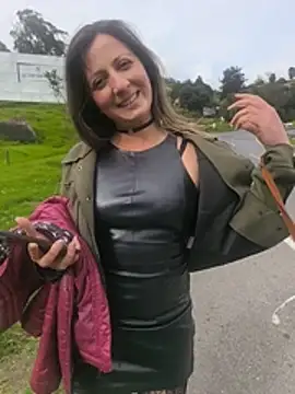 VALELUXX Adlı Modelin Canlı XXX Sohbeti