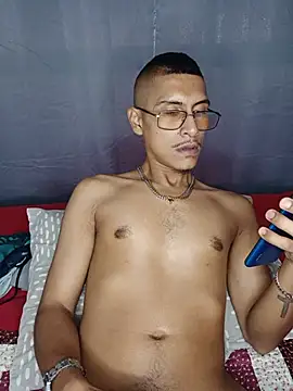 Chatroom XXX en direct de Hard_brown03
