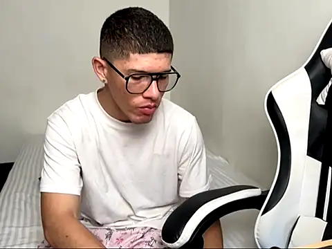 Chat +18 de Edward_2709 ao vivo