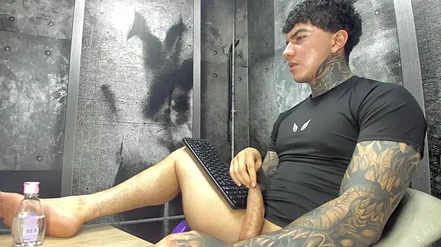 Gury_tattoo লাইভ XXX চ্যাট
