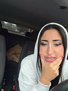MiaFoxie_ XXX чат на живо