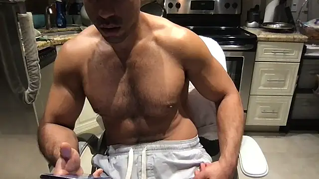 BigGuyMuscle Chat XXX in diretta