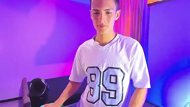 Matiius18 Live XXX-chat