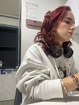 Elodiee_Roussee 现场XXX聊天