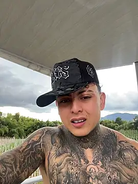 XXX chat uživo modela KevinSanchez420