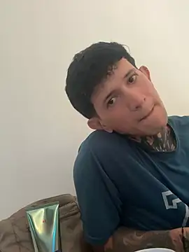 Junior_manuel26_ Adlı Modelin Canlı XXX Sohbeti