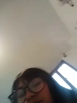 Emily-7 live XXX chat