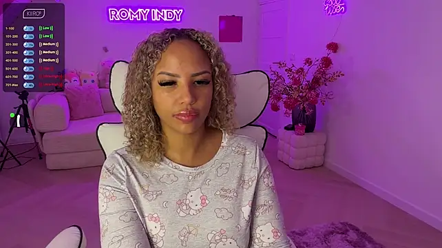 RomyIndyXXX Chat XXX in diretta