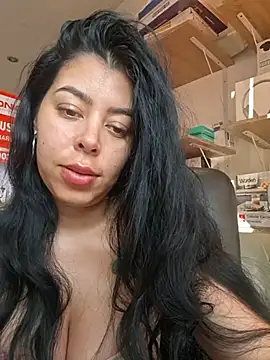 Luianna Pertunjukan Webcam