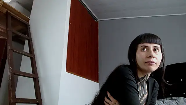 Chat XXX ao vivo de Emilia_1995