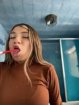 Issa_pink18's Live XXX Chat