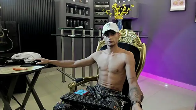 XXX chat uživo modela MaxiimoRomano_