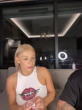SexOnMyLvL: вебкам-шоу