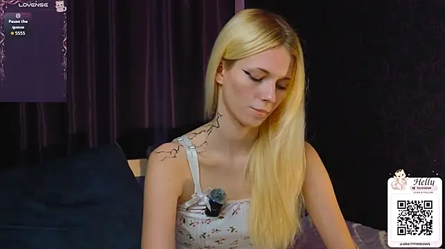 helly_hoff's Live XXX Chat