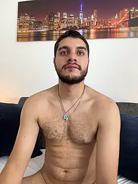 AmadeoWild Adlı Modelin Canlı XXX Sohbeti